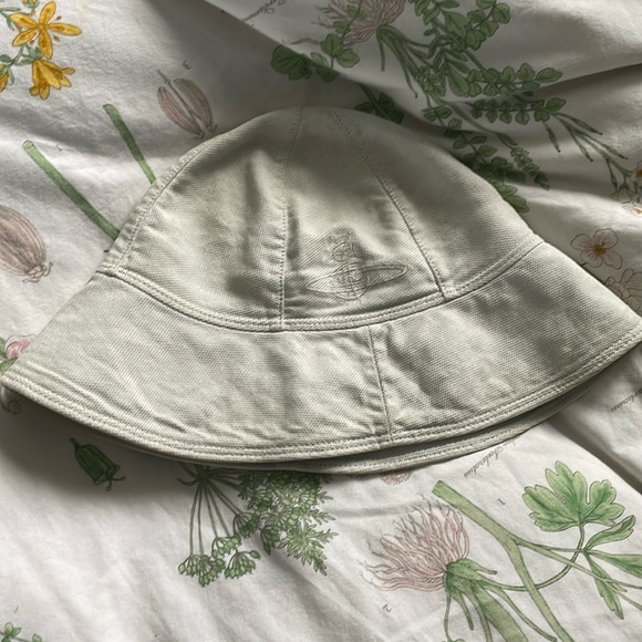 Vivienne Westwood Accessories - VIVIENNE WESTWOOD HAT